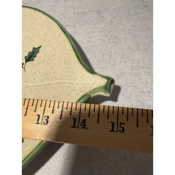 Mikasa “Festive Season” Leaf-Shaped Serving Dish – Made in Japan 🎄🍃 - Picture 5 of 7